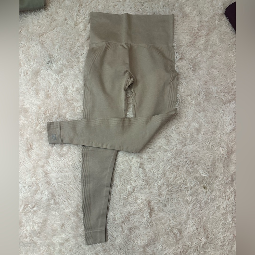 beige Set Active sculptflex leggings - Picture 2 of 2